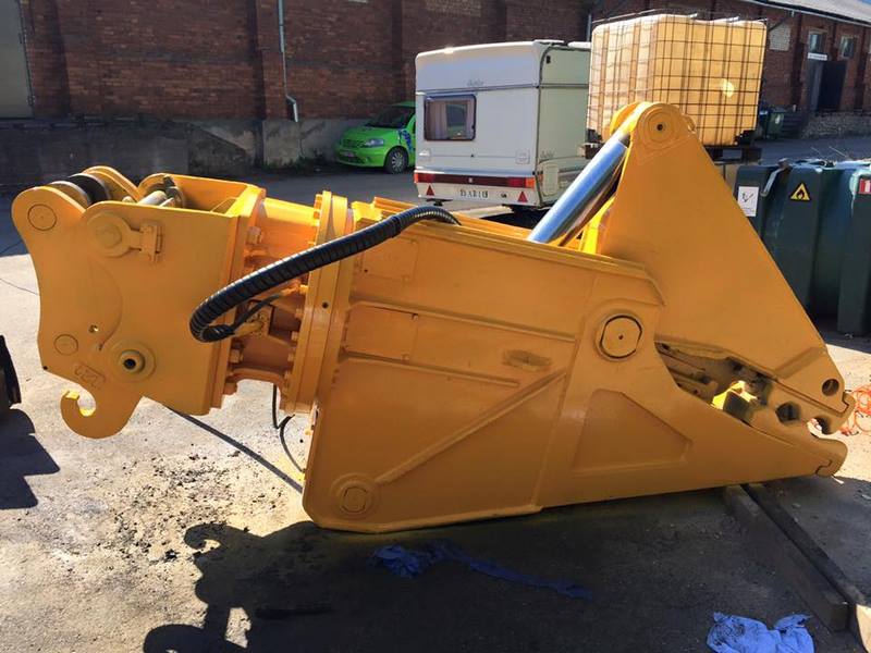 Pulverizators Atlas Copco DP2800 uz ekskavatora strēles