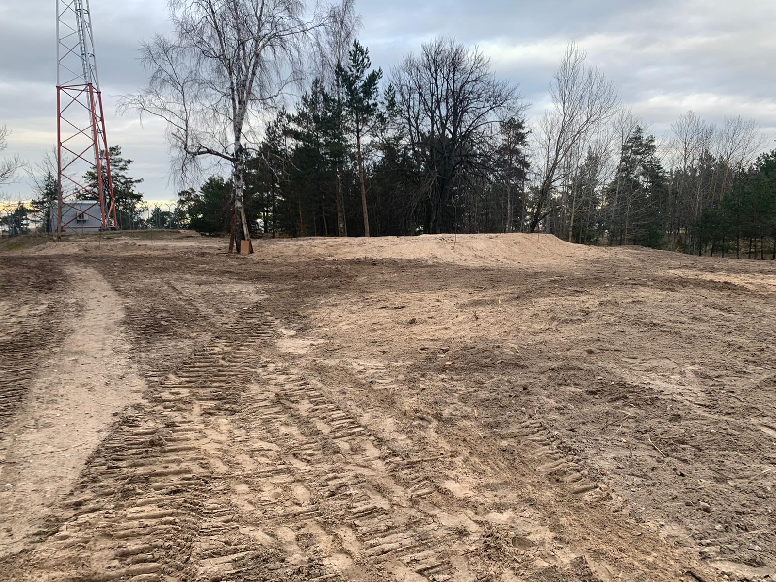 Ēkas demontāža Kolkā ar CAT 329 EL